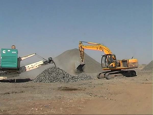 suppliers of Stone crushers mobile projects